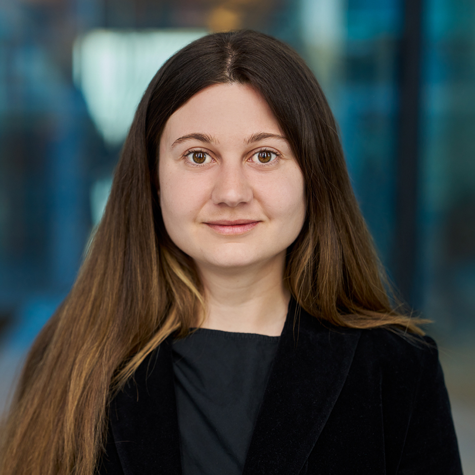 Valentina Salas, Finance Lawyer, Milbank Premier Lawyer International Law Firm Lawyer