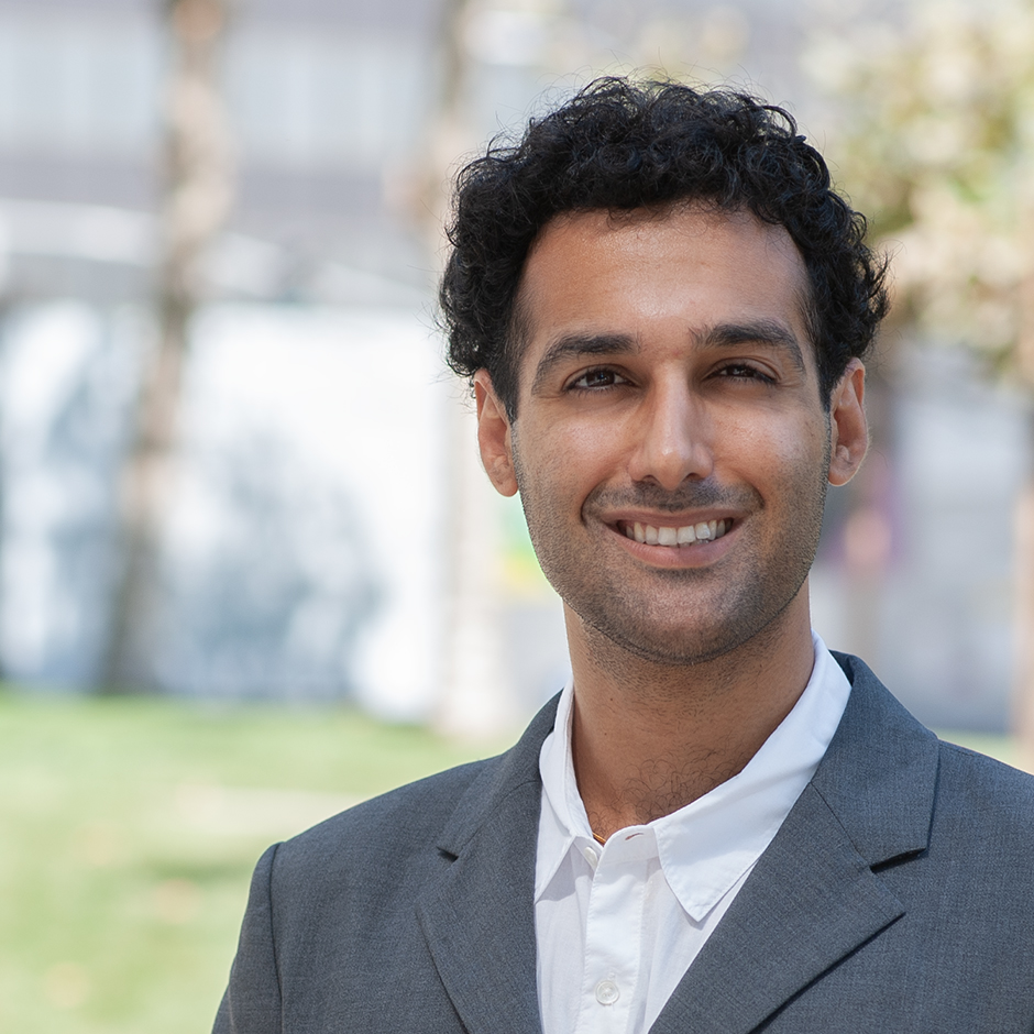 Bijan Avaz headshot