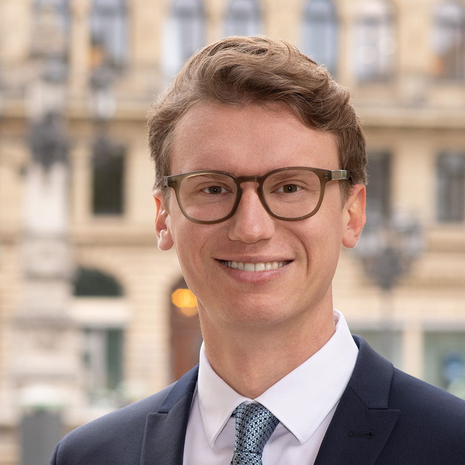 Maximilian Huber, Corporate Lawyer, Milbank Premier Lawyer International Law Firm Lawyer