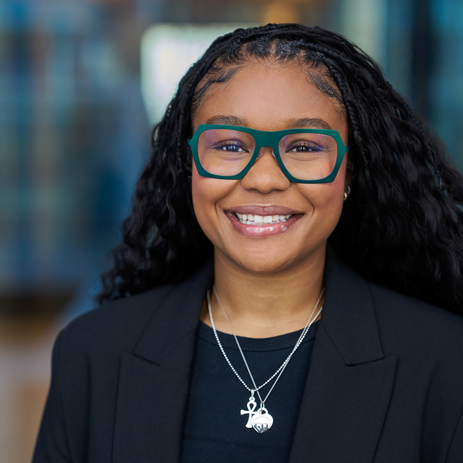Heaven Johnson, Corporate Finance and Securities Lawyer, Milbank Premier Lawyer International Law Firm Lawyer