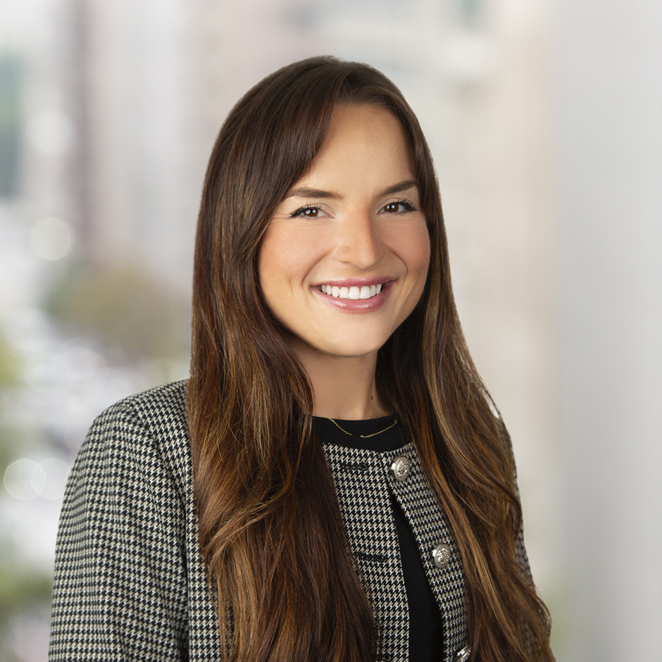 Hannah Aiello headshot