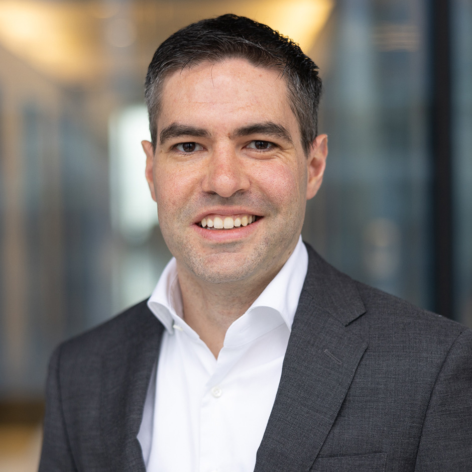 Peter Brigham, Finance Lawyer, Milbank Premier Lawyer International Law Firm Lawyer