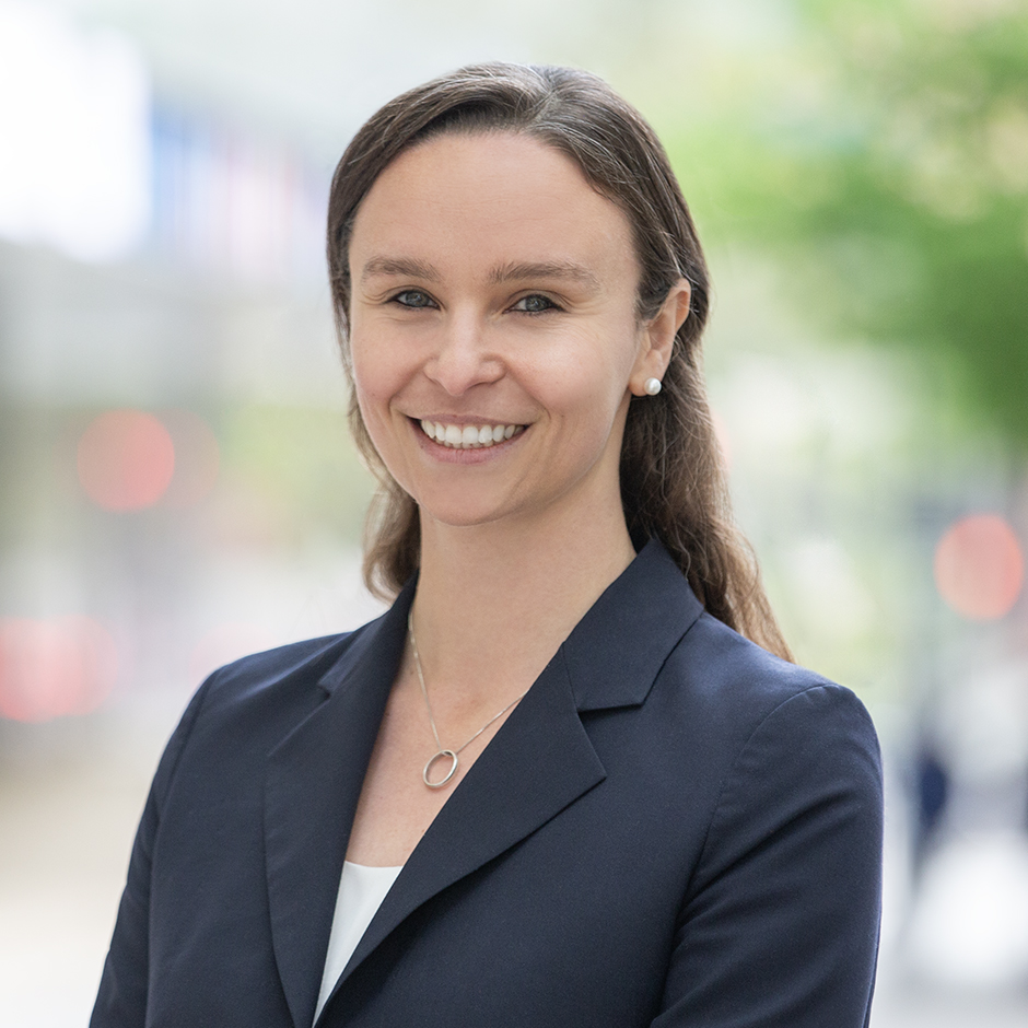 Rosa Baum headshot