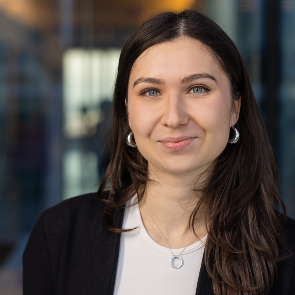 Elyse Hain, Litigation & Arbitration Lawyer, Milbank Premier Lawyer International Law Firm Lawyer