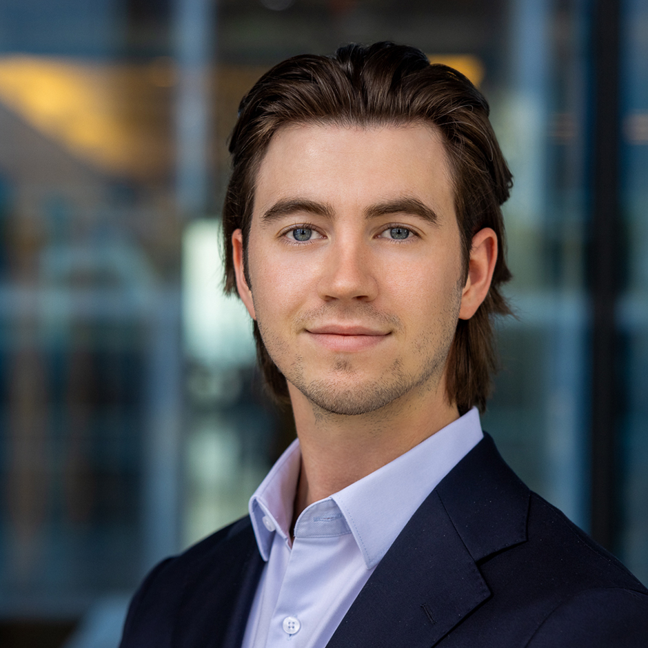 Zachary Moon, Corporate Finance and Securities Lawyer, Milbank Premier Lawyer International Law Firm Lawyer