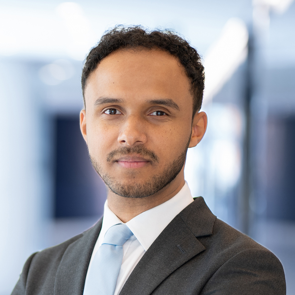 Francis-Elliot-LON-web 4899-4330-1755 v1